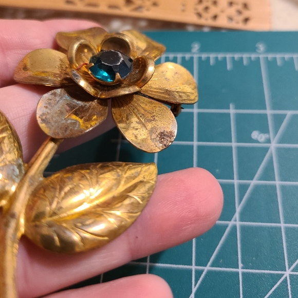 Vintage Flower Brooch - Picture 5 of 10